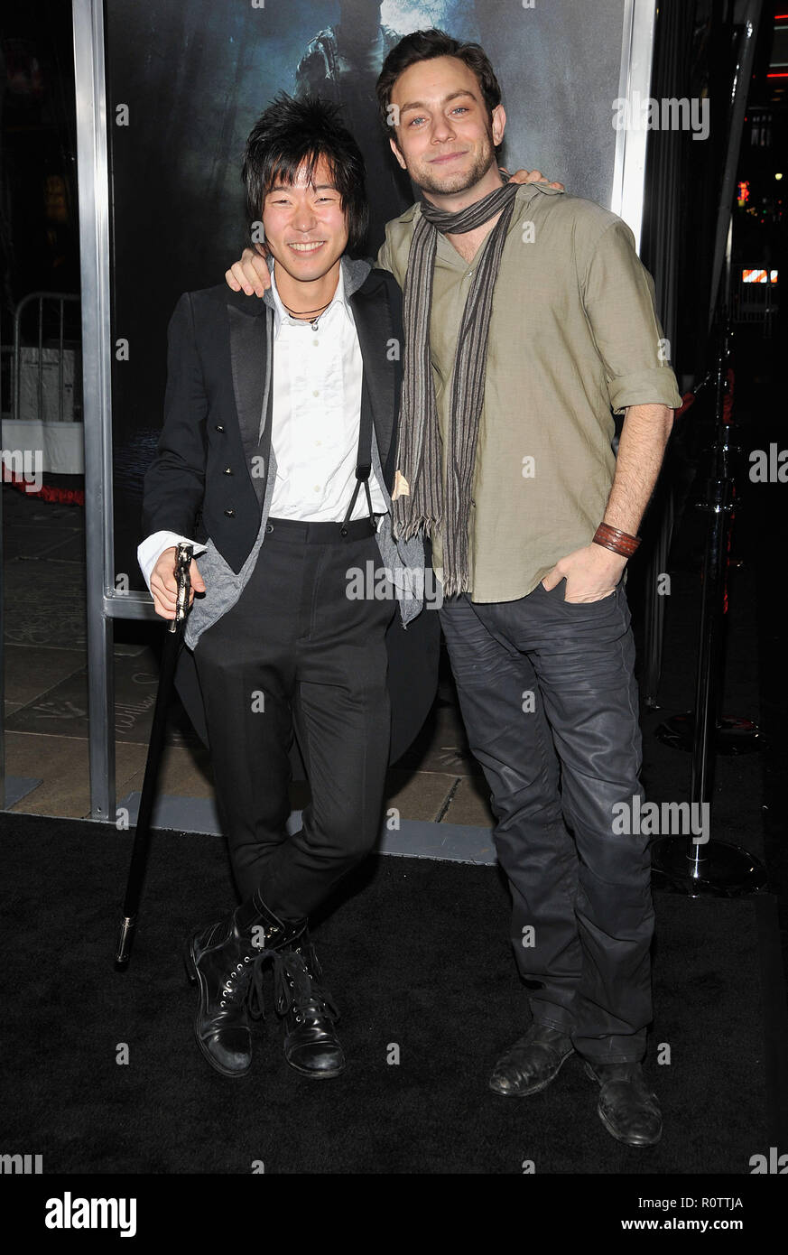 Aaron Yoo und Jonathan Sadowski - Freitag der 13. Premiere auf der Chinese Theatre in Los Angeles. - YooAaron SadowskiJonathan 80.j Stockfoto