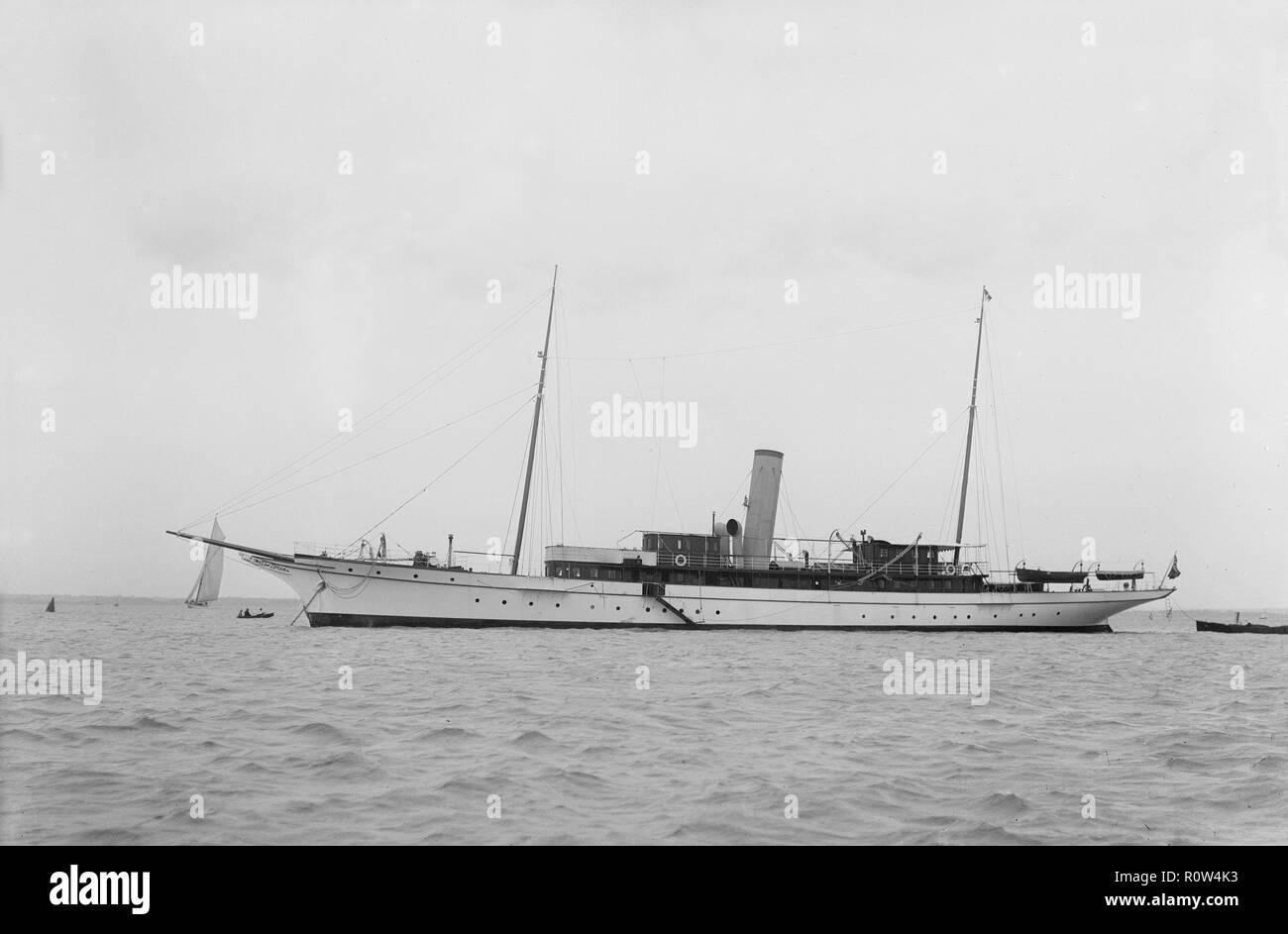 Steam Yacht vor Anker. Schöpfer: Kirk & Söhne von Cowes. Stockfoto