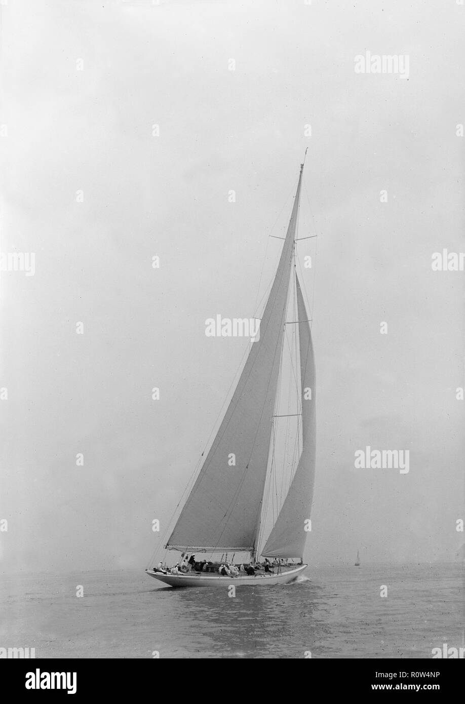 Die amerikanische J-Klasse Yacht "Yankee", 1935. Schöpfer: Kirk & Söhne von Cowes. Stockfoto