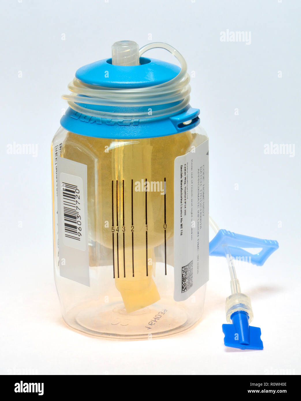 Intravenöse Antibiotika Flasche (Baxter kompatibel) und Delivery System Stockfoto