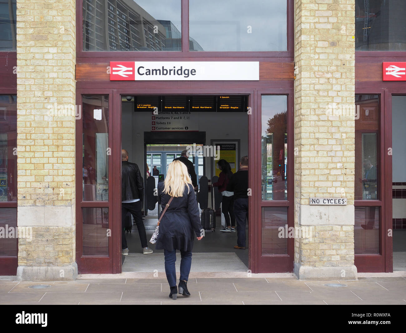 CAMBRIDGE, UK - ca. Oktober 2018: Bahnhof Cambridge Stockfoto