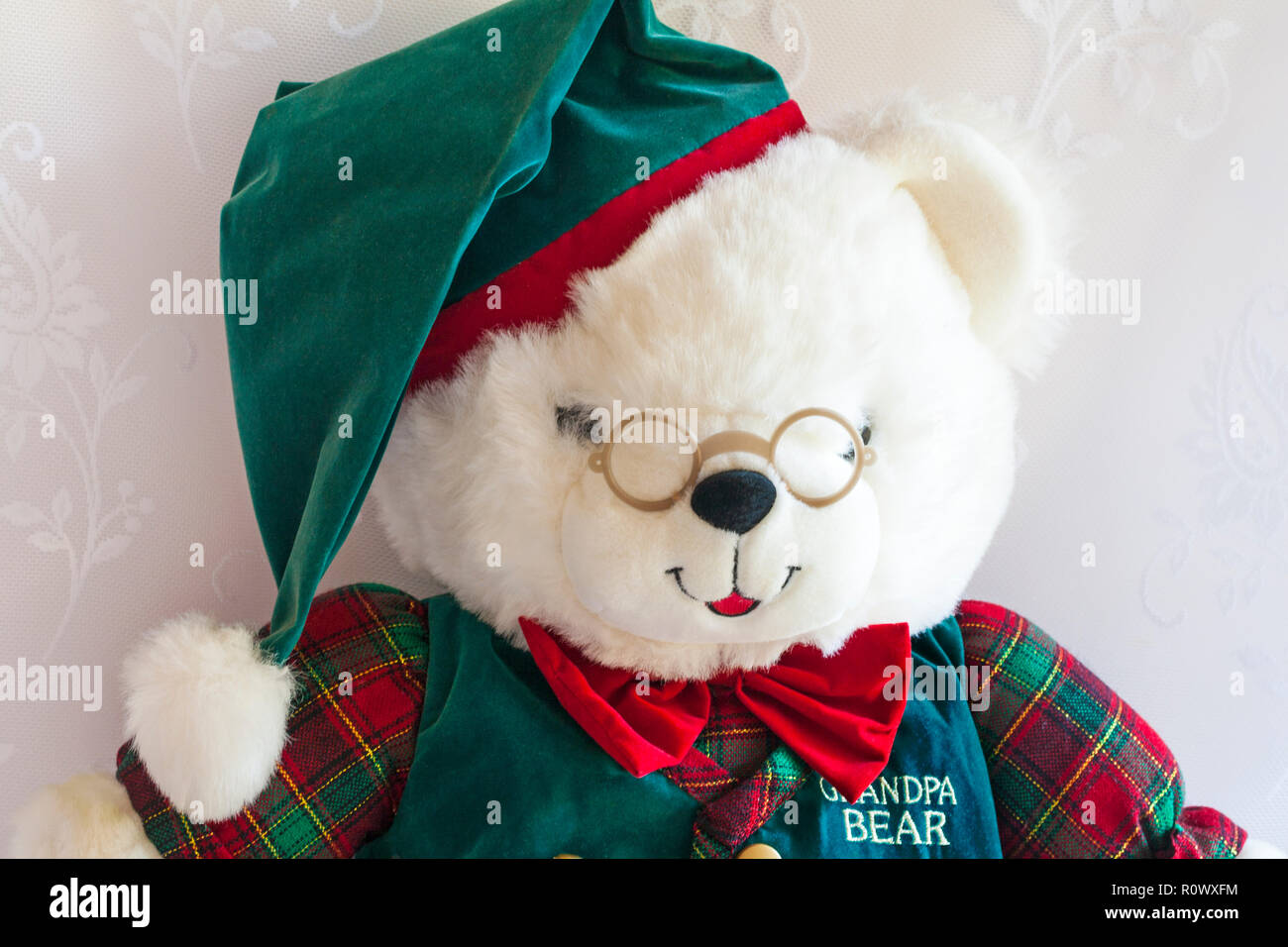 Opa Bär Teddybär weich Kuscheltier von DanDee - eine der Großeltern Limited Edition Teddys Stockfoto