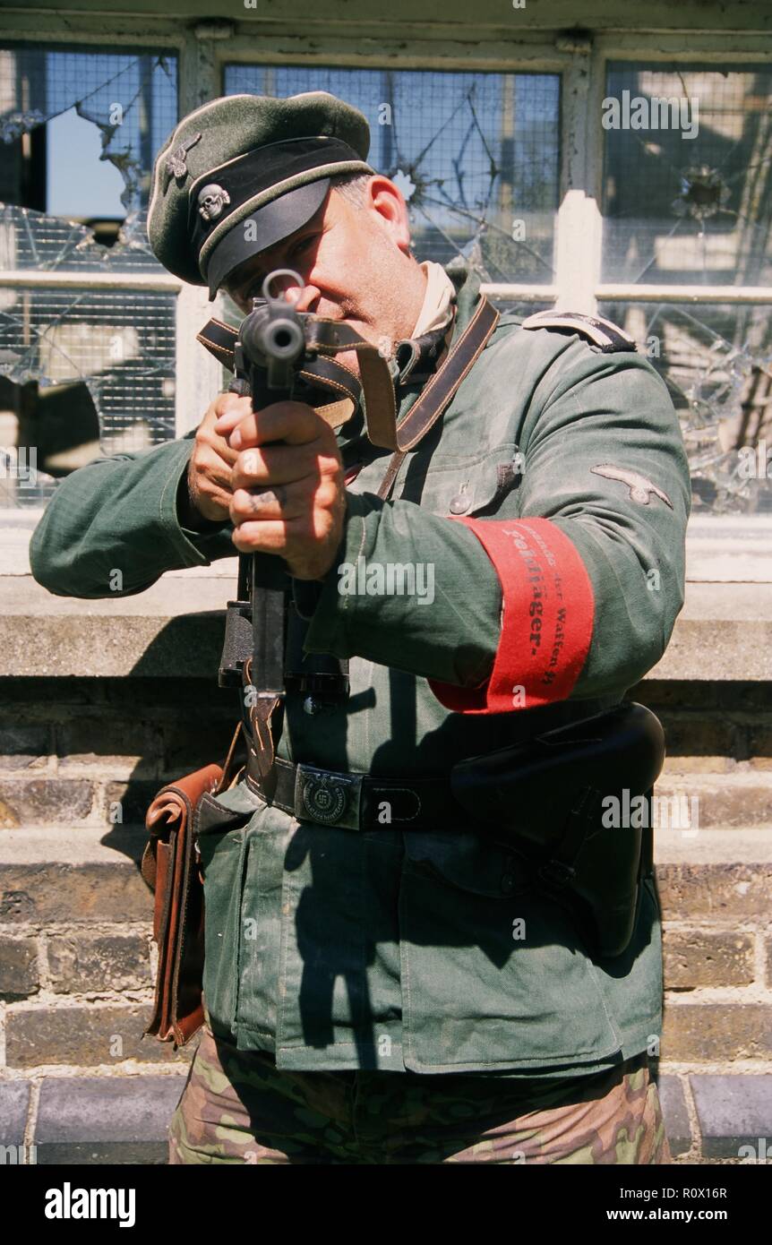 Deutsche WW2 SS Unteroffizier (REENACTOR) Stockfoto