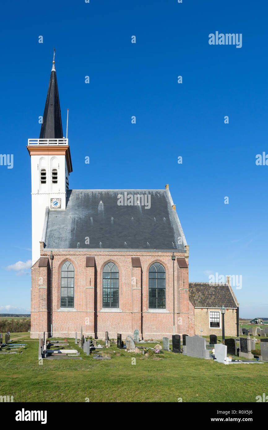 Niederländische Reformierte Kirche (Hervormde Kerk) in Den Hoorn auf der holländischen Insel Texel, im 15. Jahrhundert gebaut. Stockfoto