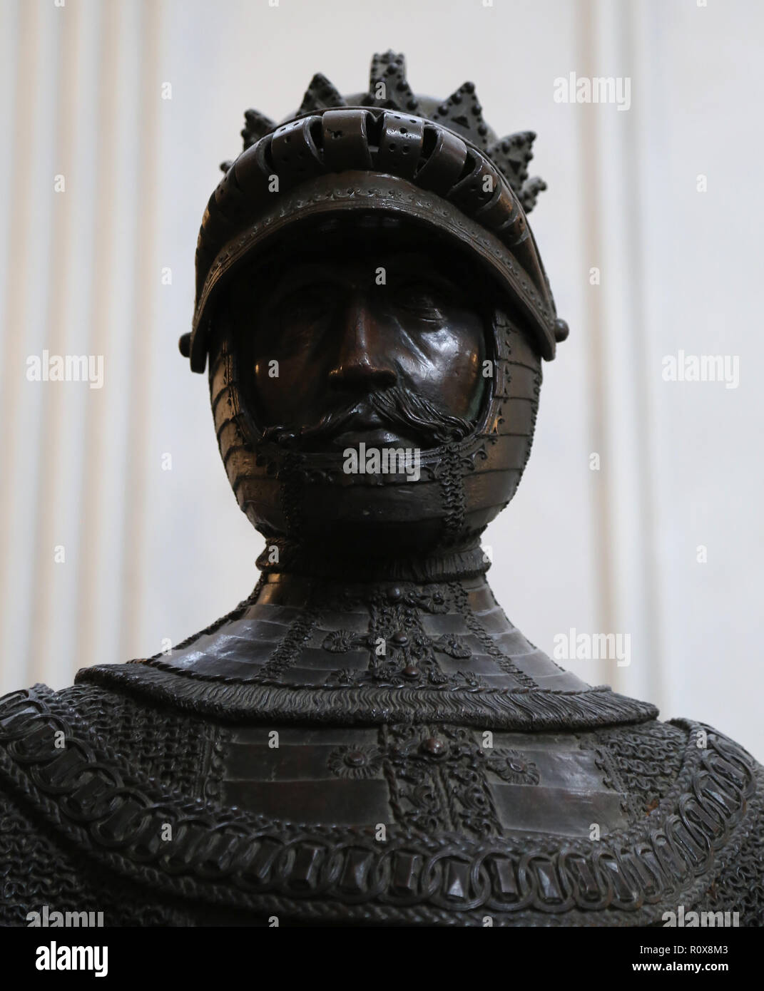 Leopold II., Herzog von Österreich (1328-1344). Statue, 1819. Künstler: Kolderer und Magt. Cenotasph von Maximilian I. in Innsbruck. Österreich. Stockfoto