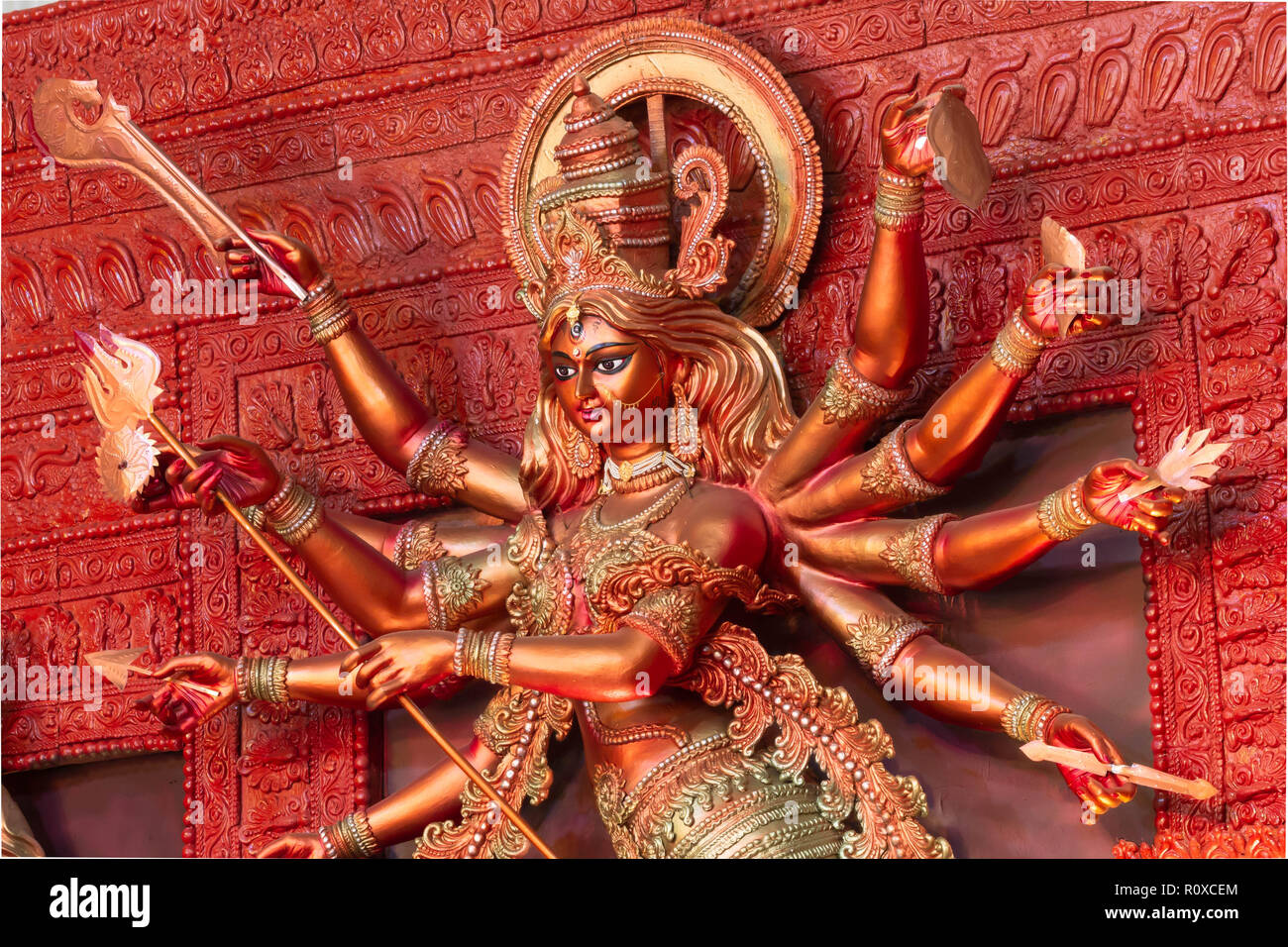 K-Block, Co-operative, Durga Puja Samithi, C.R. Park, New Delhi DT-15 Oct 2018. Eine enge Sicht der Durga Puja Pandal Idiol an Stockfoto