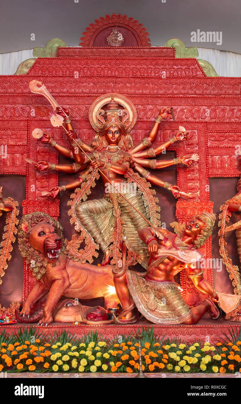 K-Block, Co-operative, Durga Puja Samithi, C.R. Park, New Delhi DT-15 Oct 2018. Eine enge Sicht der Durga Puja Pandal Idiol an Stockfoto