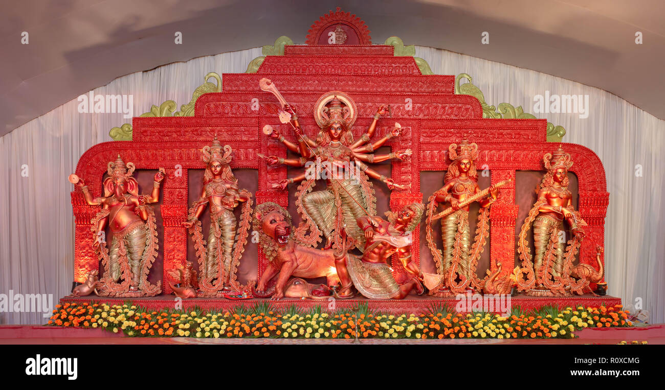 K-Block, Co-operative, Durga Puja Samithi, C.R. Park, New Delhi DT-15 Oct 2018. Eine enge Sicht der Durga Puja Pandal Idiol an Stockfoto