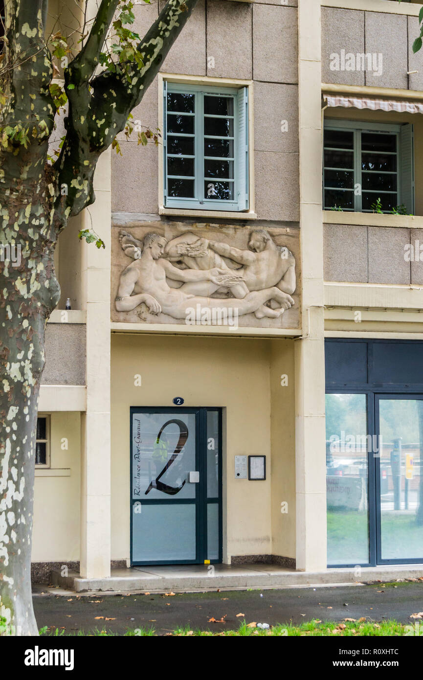 Kubistische Reliefs, Cité du Port-Garaud, modernistischen Apartment Block von Joachim & Pierre Gérard, 1958, Avenue Maurice Hauriou, Toulouse, Royal, Frankreich Stockfoto