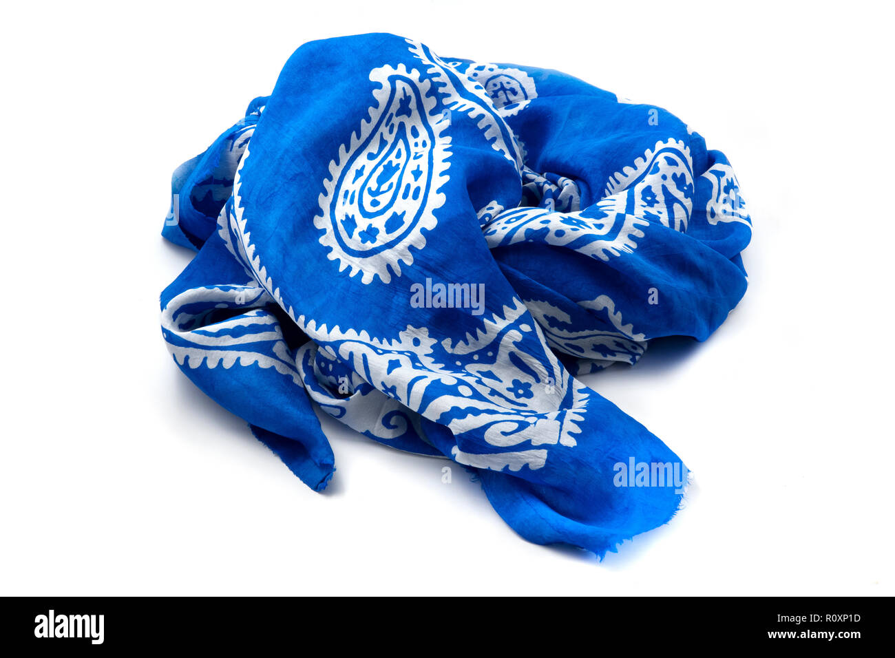 Die Aserbaidschanische blau Kelaghayi auf weißem Hintergrund Stockfoto