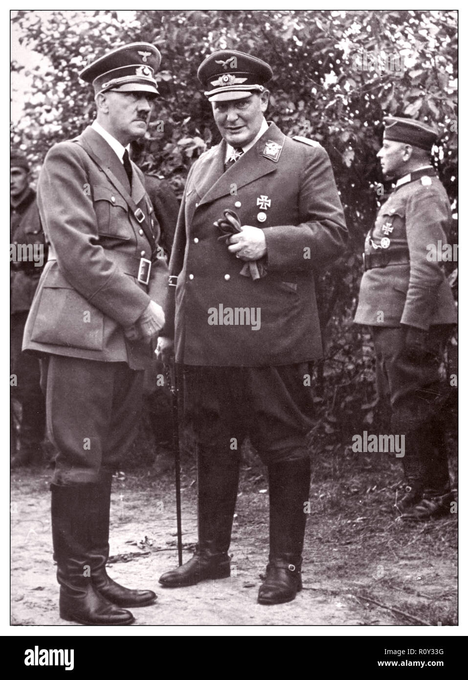 WW2 Nazi-Führer Adolf Hitler und Hermann Goering (Goring) in Militäruniform 1939 2. Weltkrieg Stockfoto