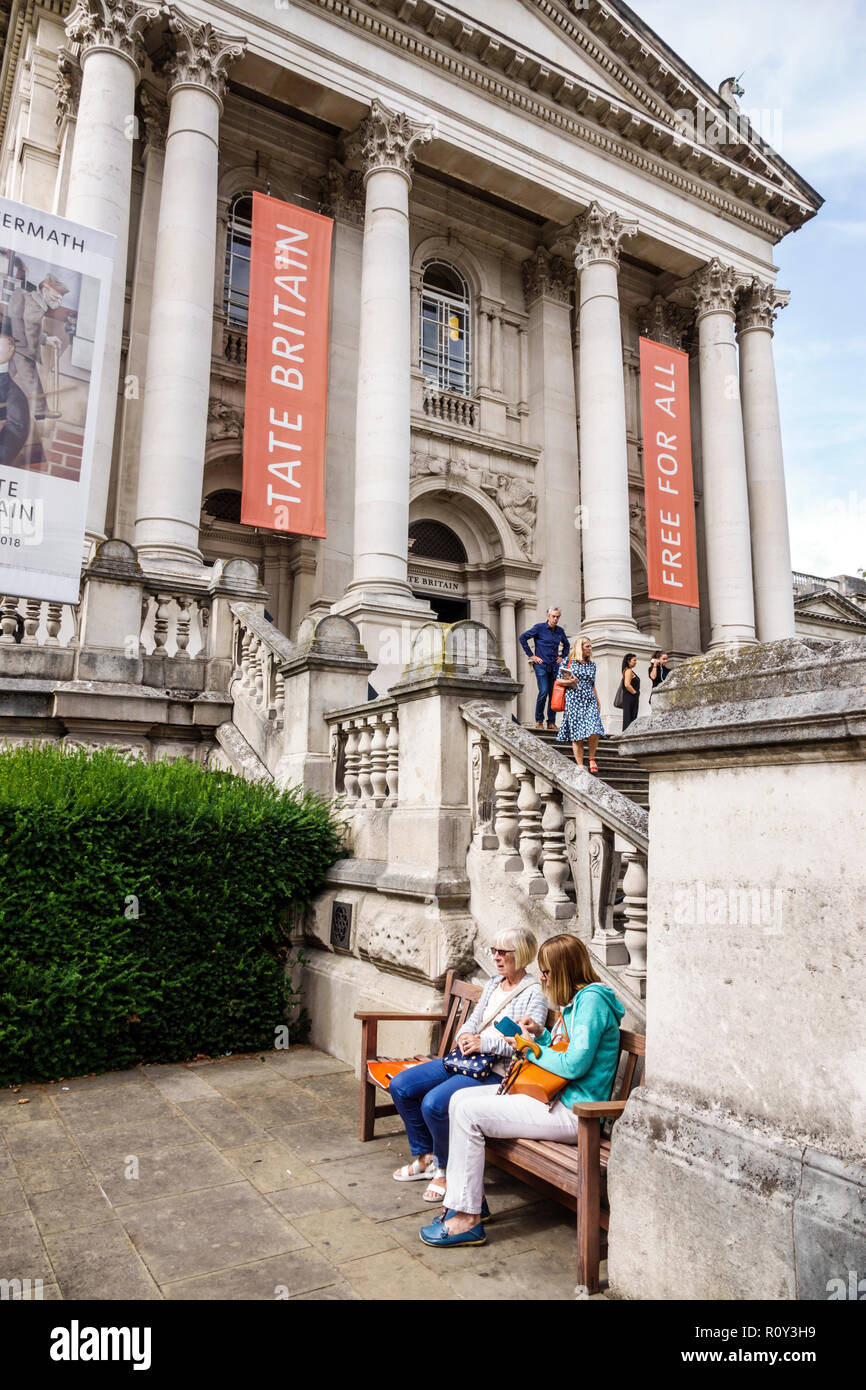 London England, Großbritannien, Westminster, Millbank, Tate Britain Art Museum Gallery, Außeneingang, freier Eintritt, Sidney Smith, neoklassizistischer Architekt Stockfoto