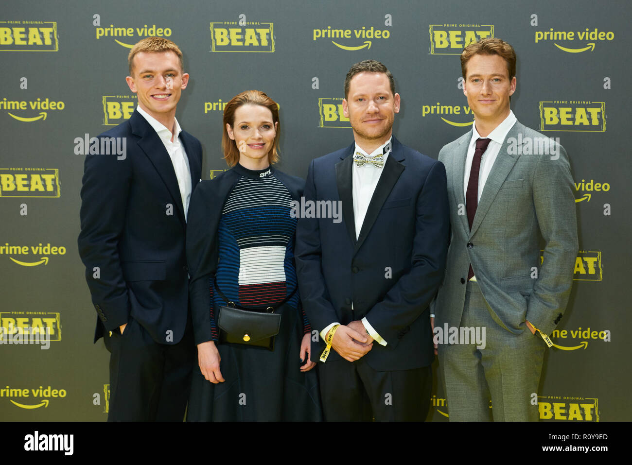 Berlin Deutschland 07 Nov 2018 Jannis Niewohner Schauspieler Karoline Herfurth Schauspielerin Marco Kreuzpaintner Direktor Und Alexander Fehling Schauspieler L R Bei Der Premiere Der Amazon Prime Serie Beat Unter Der Regie Von