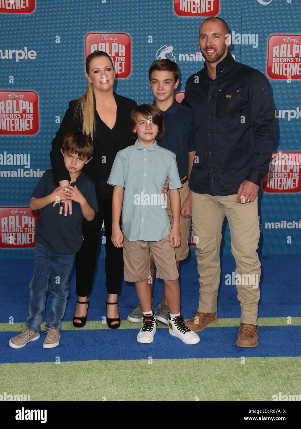 Los Angeles, Kalifornien, USA. 5 Nov, 2018. Melissa Joan Hart, Mark Wilkerson, Tucker McFadden Wilkerson, braydon Hart Wilkerson, Maurer Walter Wilkerson während Ankunft für die "Ralph bricht das Internet" Los Angeles Premiere. Credit: Faye Sadou/AdMedia/ZUMA Draht/Alamy leben Nachrichten Stockfoto