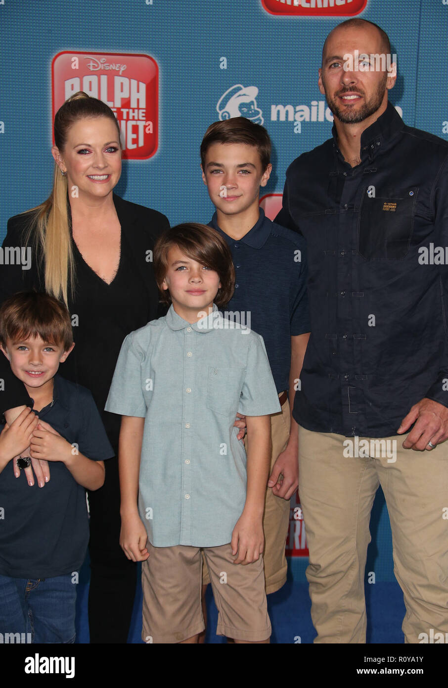 Los Angeles, Kalifornien, USA. 5 Nov, 2018. Melissa Joan Hart, Mark Wilkerson, Tucker McFadden Wilkerson, braydon Hart Wilkerson, Maurer Walter Wilkerson während Ankunft für die "Ralph bricht das Internet" Los Angeles Premiere. Credit: Faye Sadou/AdMedia/ZUMA Draht/Alamy leben Nachrichten Stockfoto