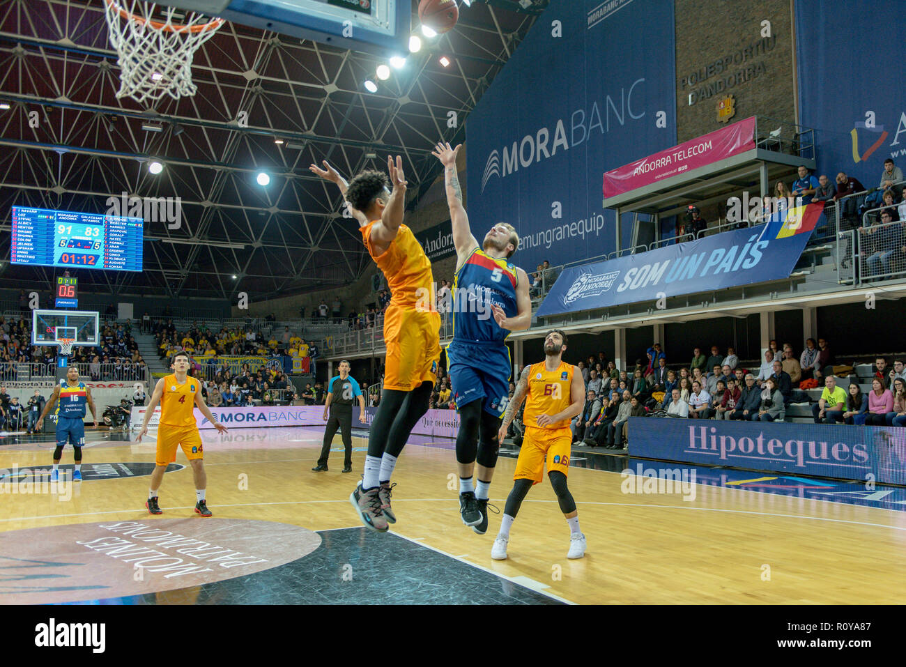 ANDORRA LA VELLA, ANDORRA - 7. NOVEMBER 2018: EURO CUP J6 Spiel zwischen Morabanc Andorra BC und Galatasaray Istanbul. Quelle: Martin Silva Cosentino/Alamy leben Nachrichten Stockfoto