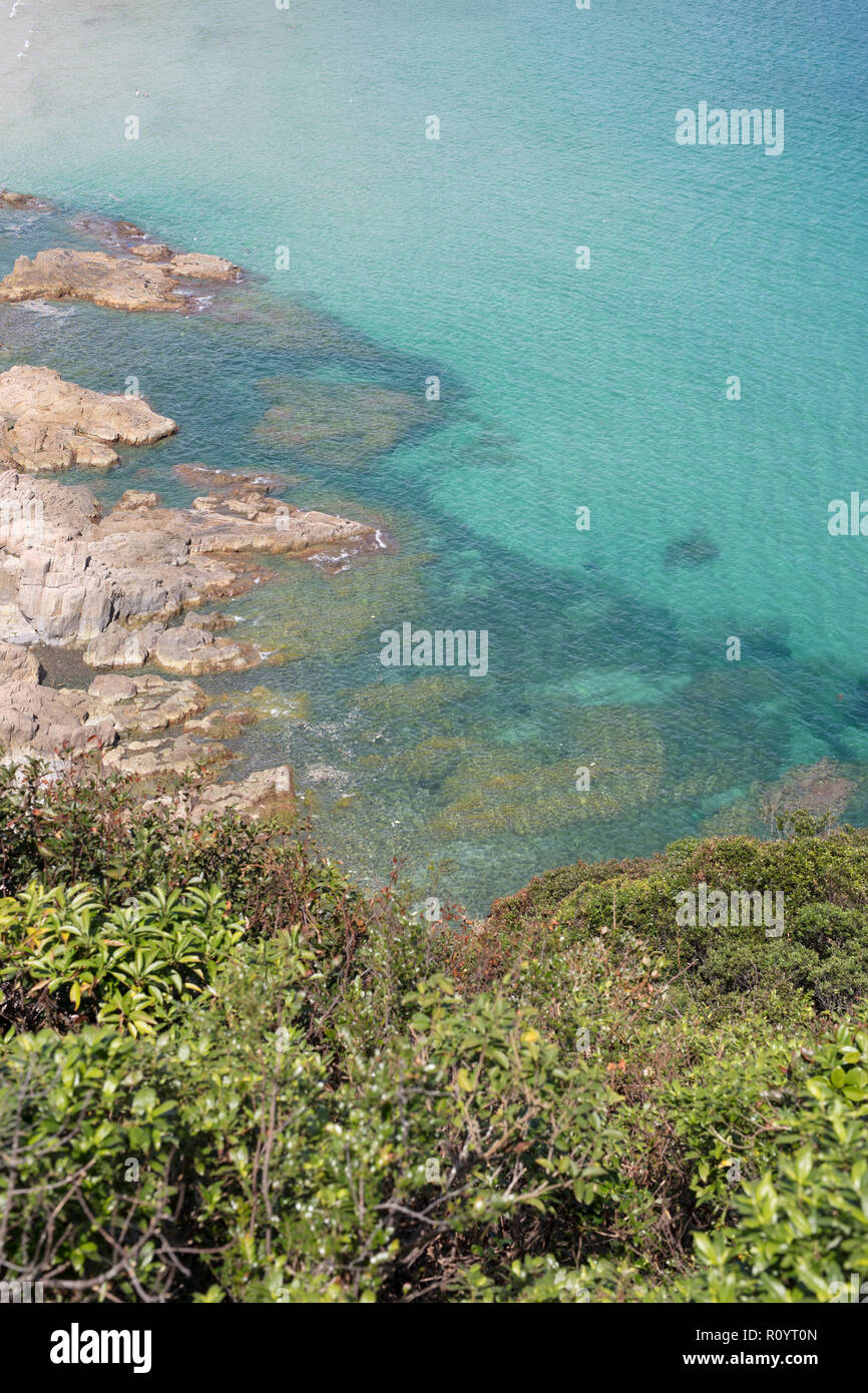 Wandern entlang Tai Long Wan und Schinken Zinn Strände nach Taifun Mangkhut hit Hong Kong. Sai Kung Stockfoto