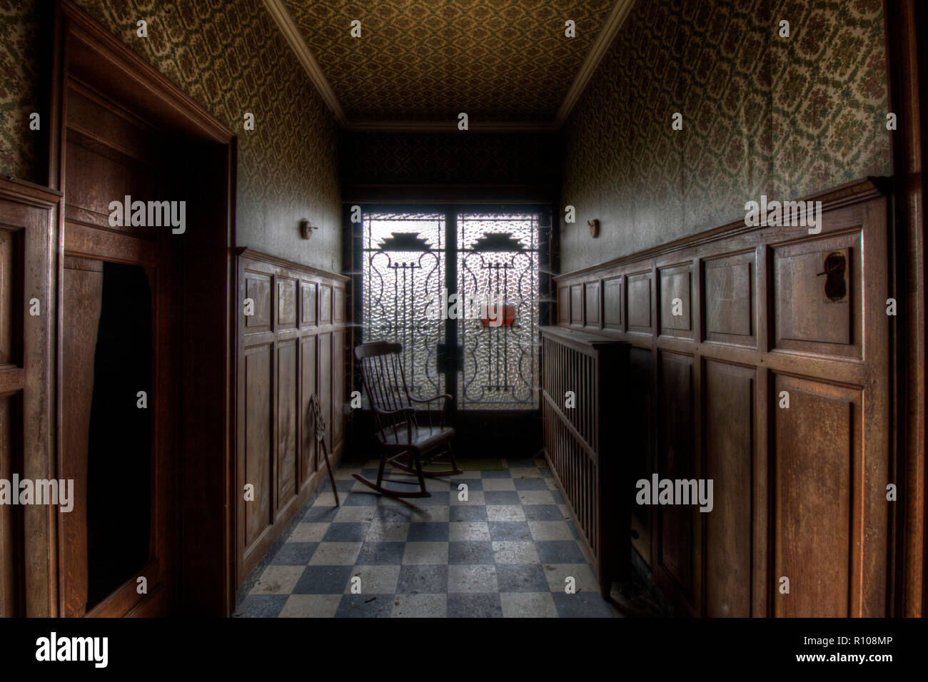 Alle meine Fotos sind verlassene Orte weltweit. Links, aber nicht