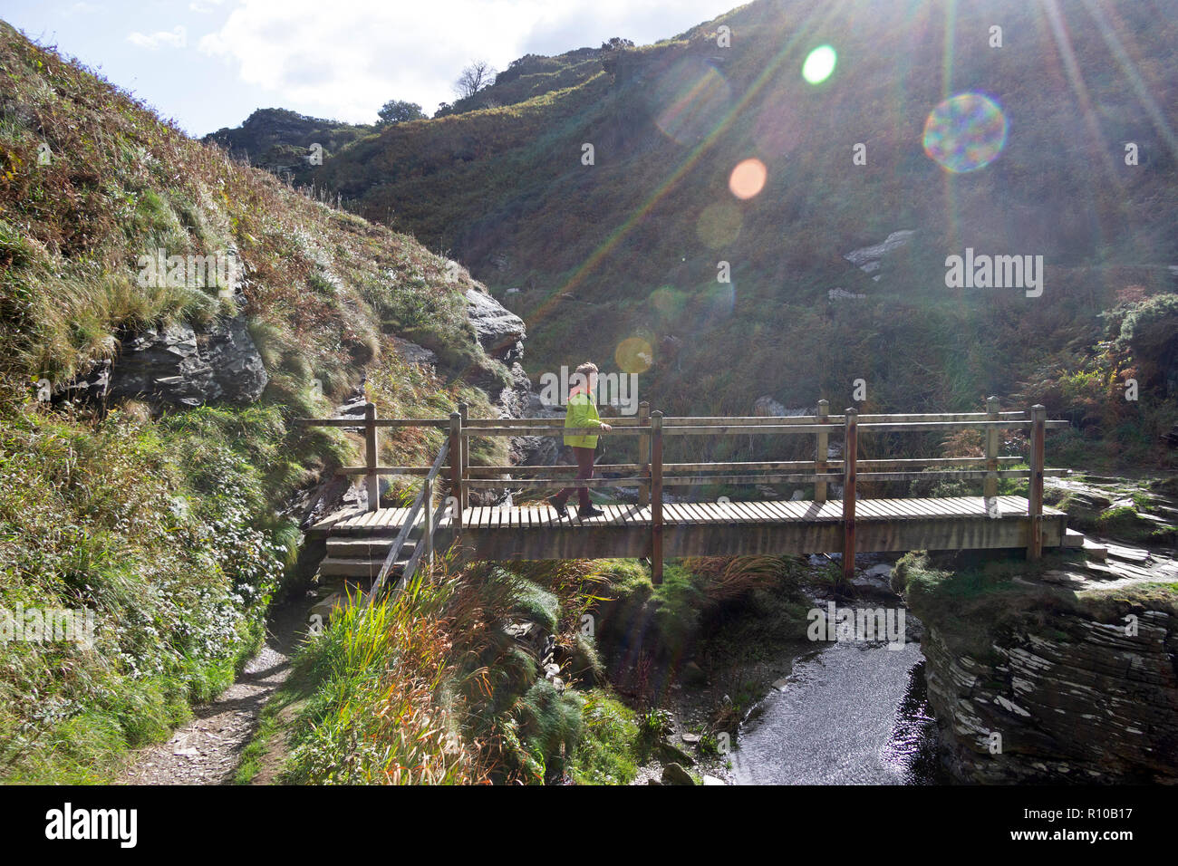 Brücke, South West Coast Path zwischen Boscastle und Tintagel, Cornwall, England, Großbritannien Stockfoto