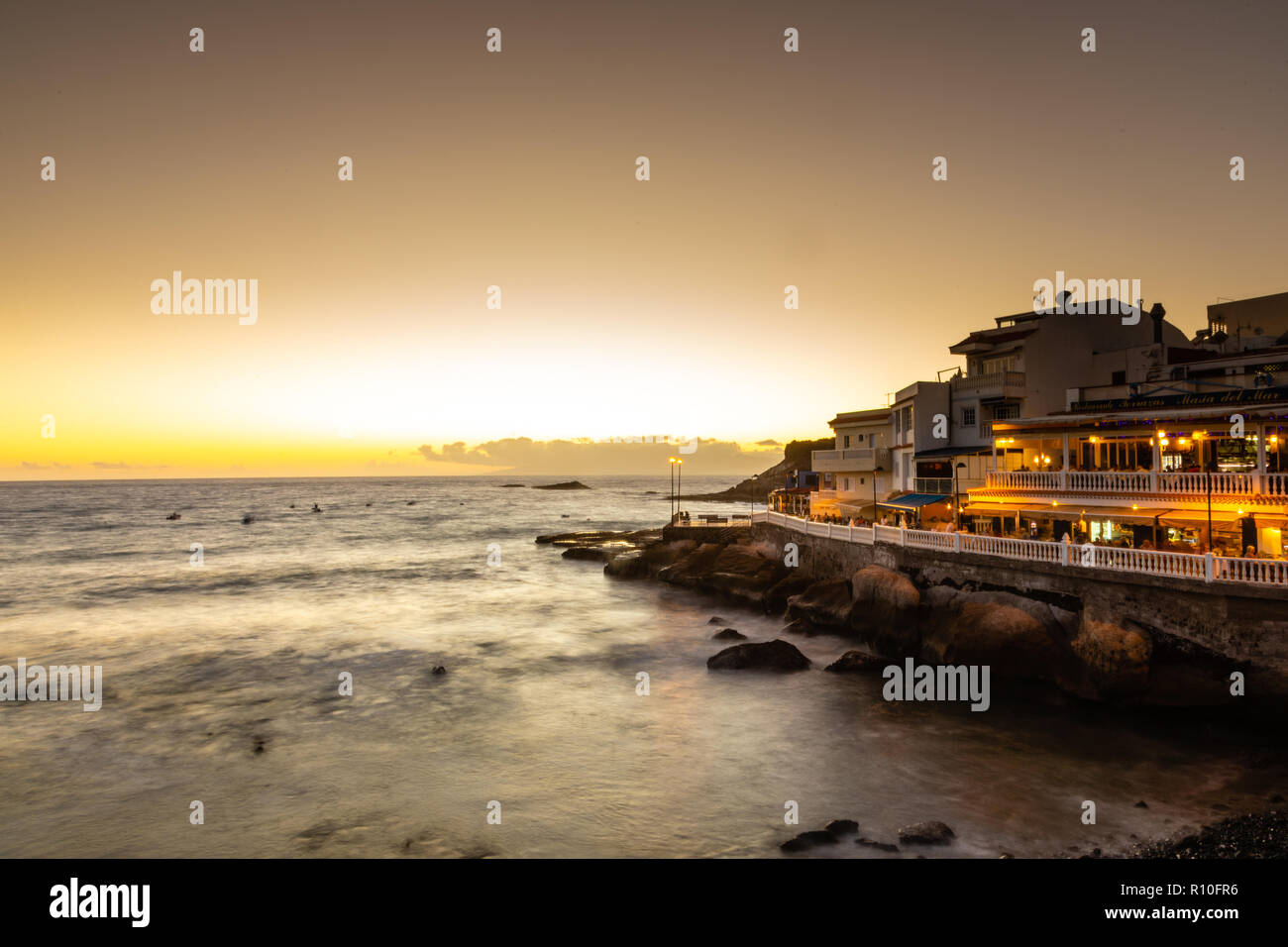 Sonnenuntergang auf Teneriffa mit Meerblick Stockfoto