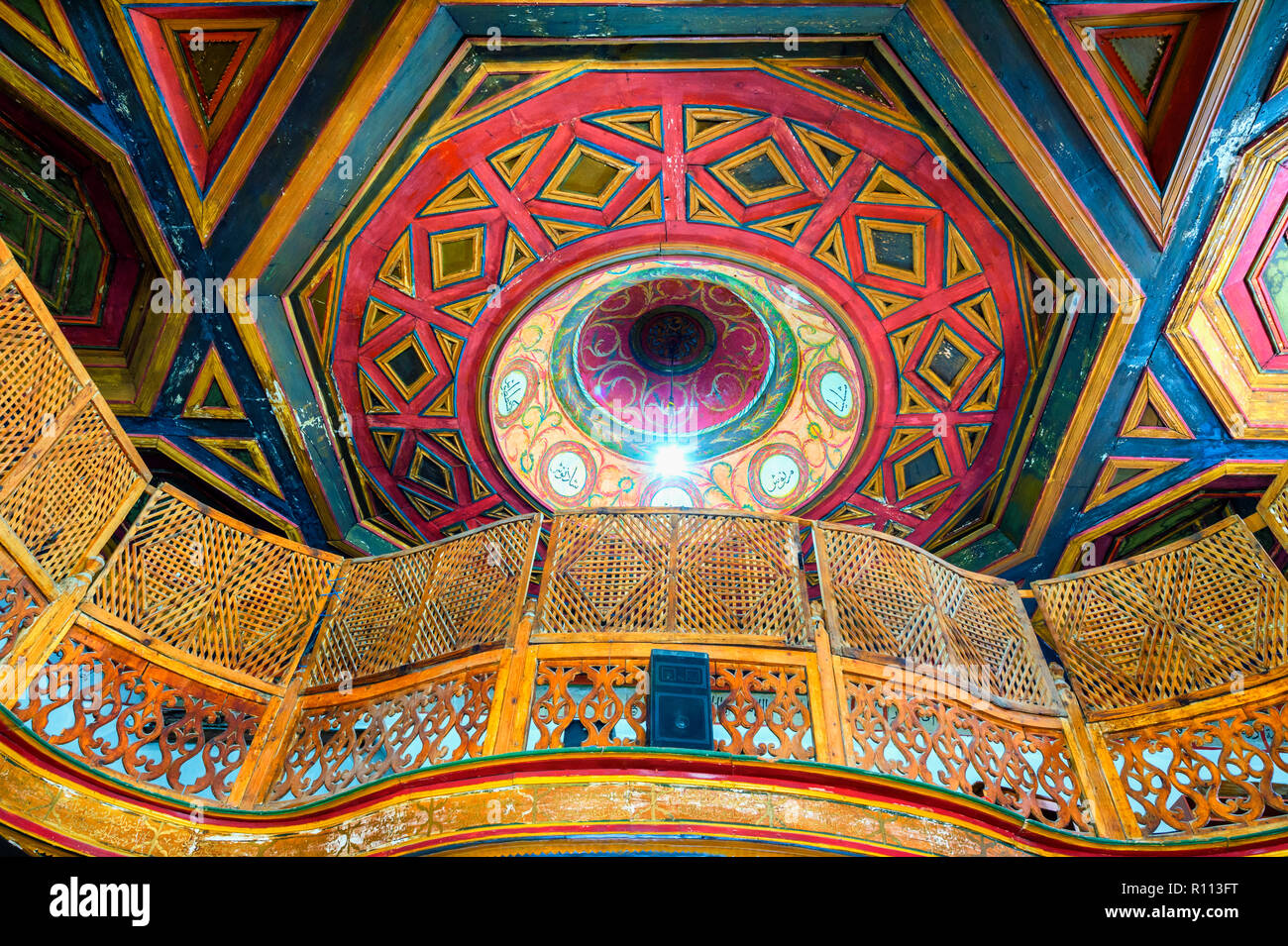 King's Moschee, Gebet Hall, aus Holz geschnitzte Decke, Berat, Albanien Stockfoto