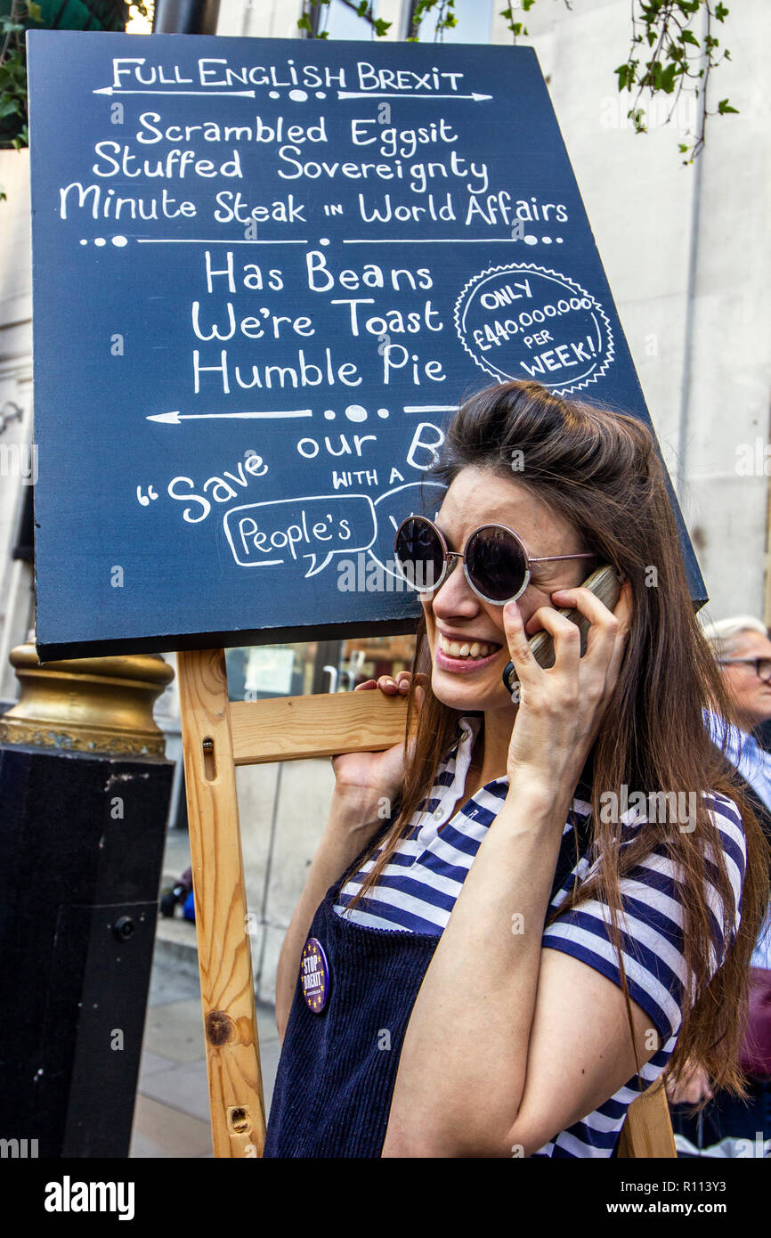 Witzig Englisches Brexit anmelden London, UK. 20. Oktober, 2018. Die Abstimmung März für Neue Brexit Referendum. Stockfoto