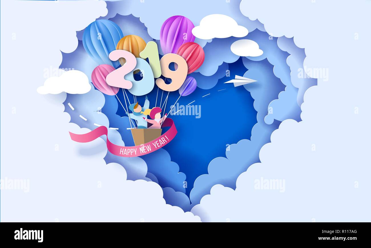 2019 Neues Jahr design Karte mit Kinder mit Luftballons auf blauer Himmel mit Wolken in Herzform. Vektor Papier art Illustration. Papier geschnitten und Handwerk Stil. Stock Vektor