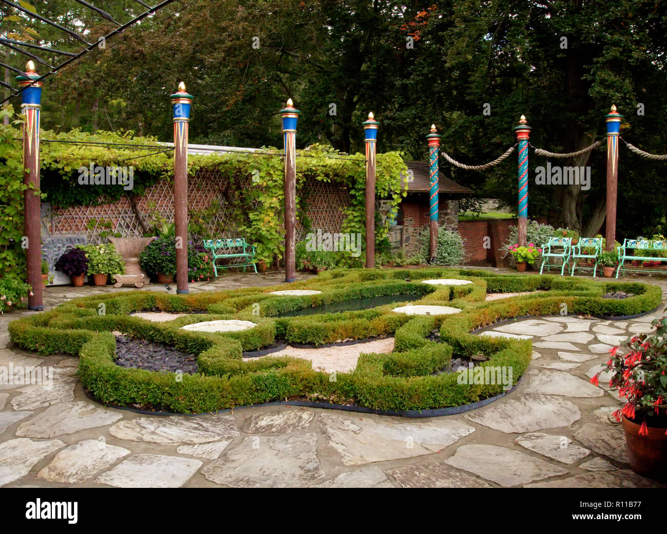 Gartenpavillon auf dem Anwesen Naumkeag auf dem ehemaligen Anwesen von Joseph Hodges Choate und Caroline Dutcher Sterling Choate. Stockfoto