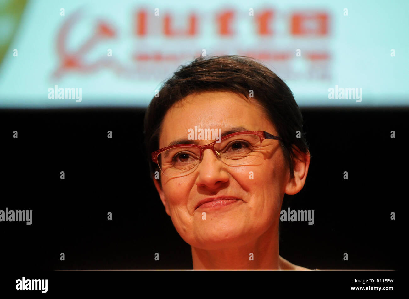 Nathalie Arhaud, Führer der Linken Partei Lutte Ouvriere - Kampf der Arbeiterklasse Partei - Gespräche in Venissieux, Frankreich Stockfoto