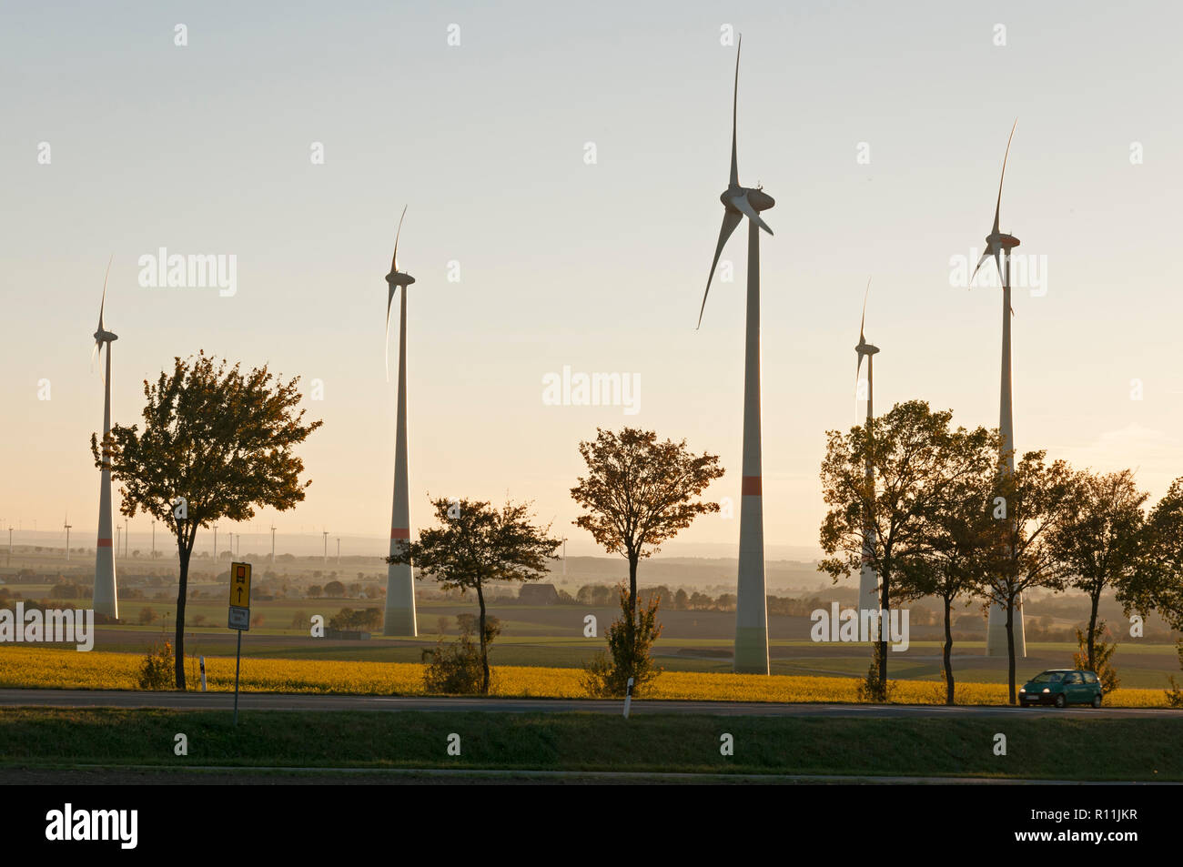 Wind Farm in der Nähe von Paderborn, NRW, Deutschland. Stockfoto