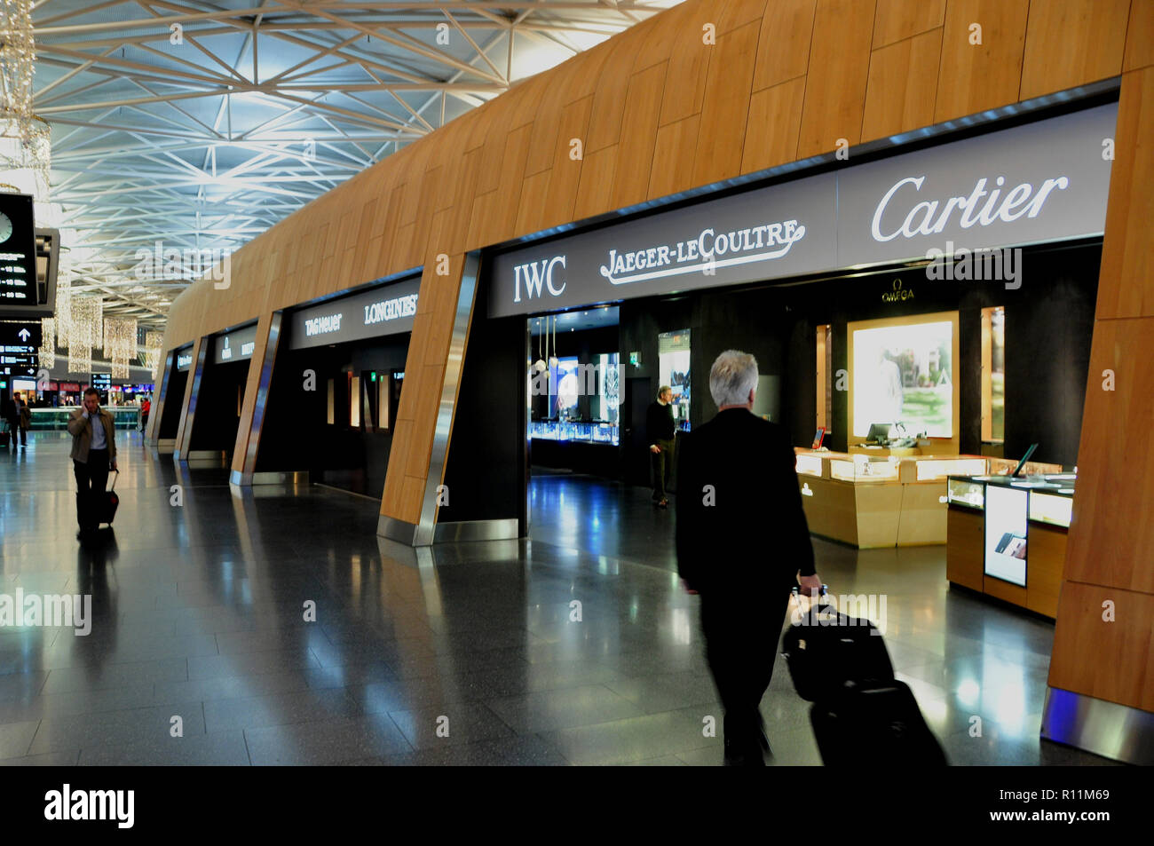 Flughafen zürich duty free Fotos und Bildmaterial in hoher Auflösung Alamy