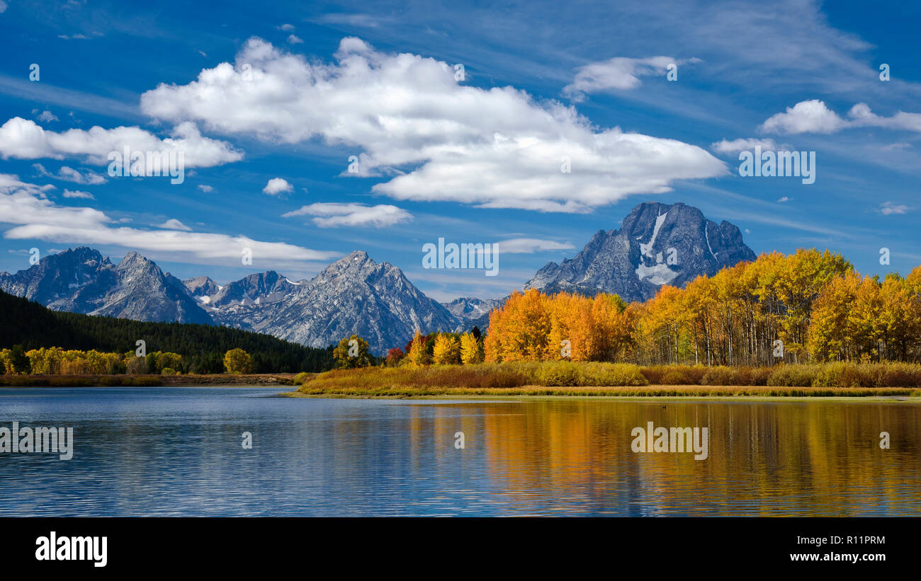 Die Teton Range und Oxbow Bend auf dem Snake River im Grand Teton National Park, Wyoming. Stockfoto