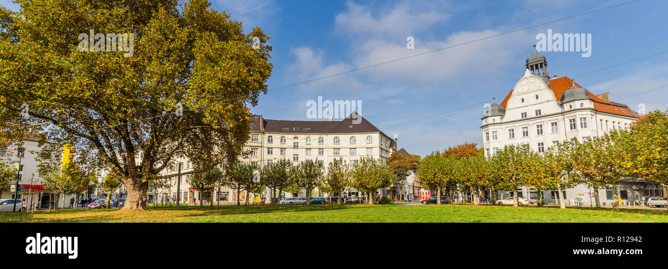 Dortmund, Nordrhein-Westfalen, Deutschland - 19. Oktober 2018: Innstadt-Nord Borsigplatz in Dortmund Deutschland. ist bekannt als der Geburtsort von Borussia Dortmund. Stockfoto