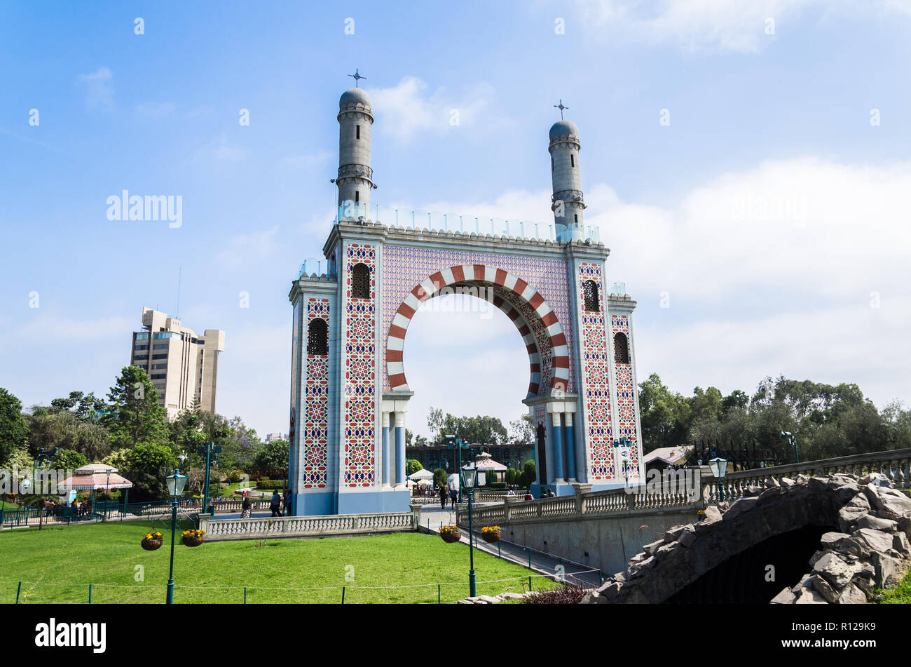 Panoramablick auf Friendship Park im Stadtteil Santiago de Surco in der Hauptstadt Lima - Peru Stockfoto