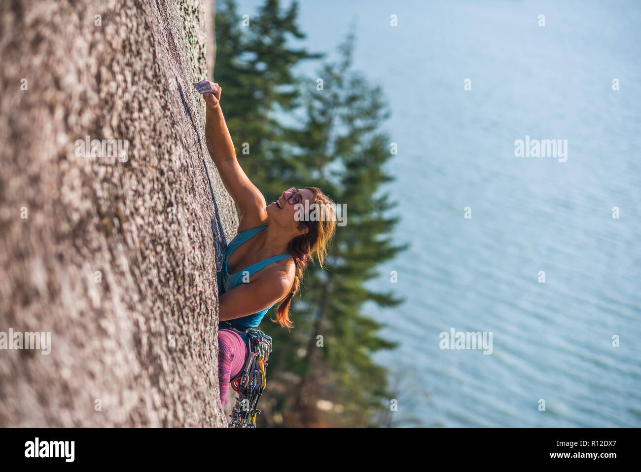 Frau Klettern, Malamute, Squamish, Kanada Stockfoto