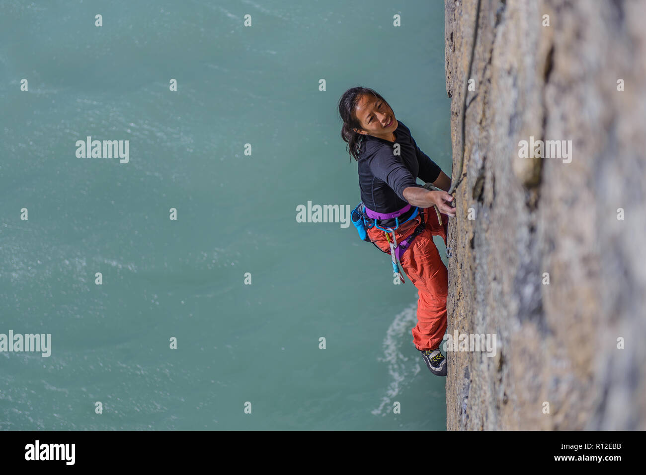 Frau Klettern, Squamish, Kanada Stockfoto