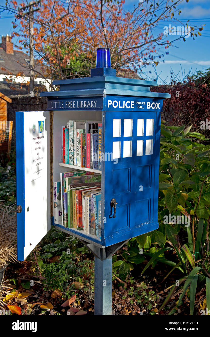 Wenig freie Bibliothek, starbank Park, Newhaven, Edinburgh, Schottland, Großbritannien Stockfoto