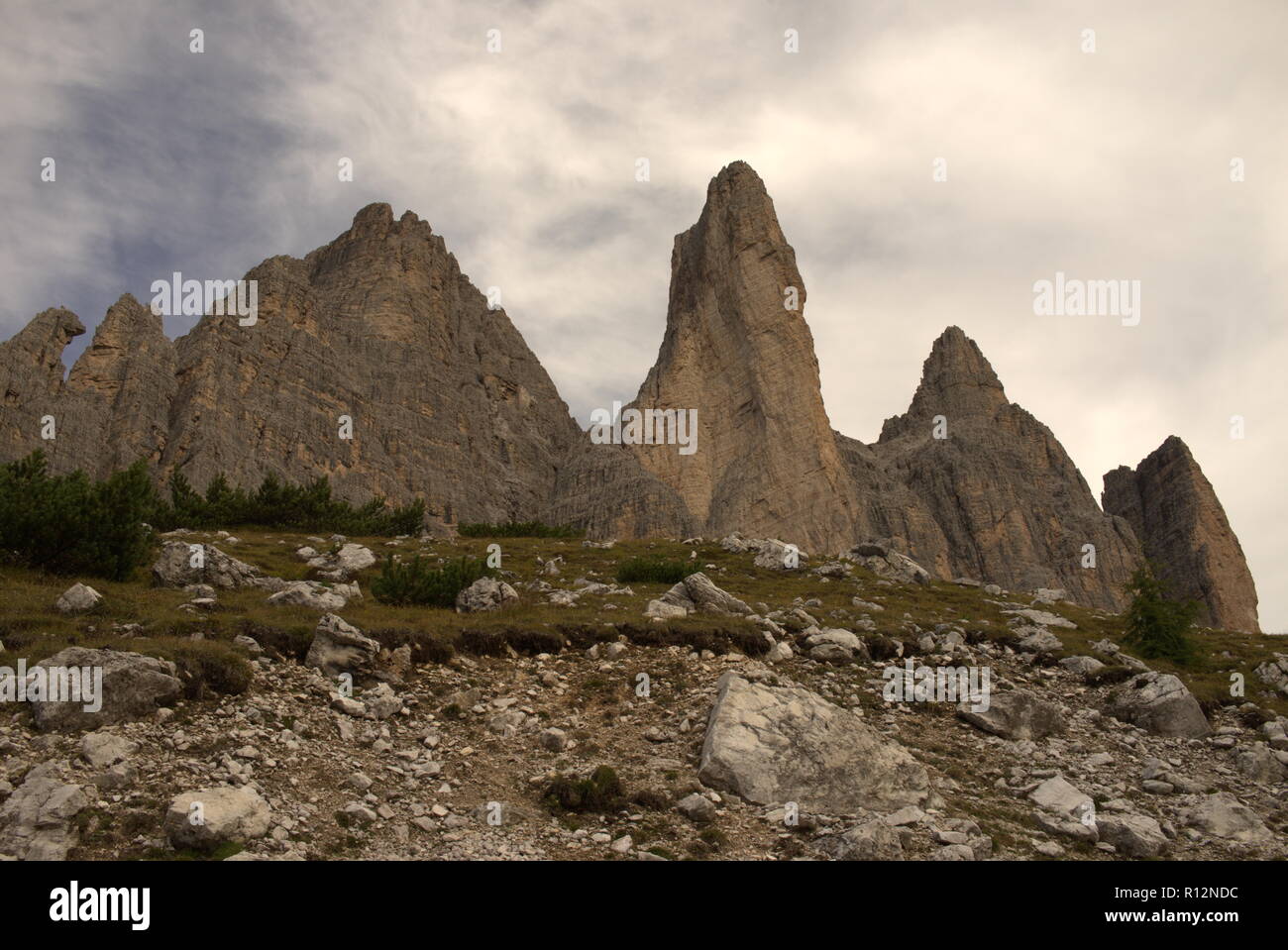 Drei Zinnen in den Sextener Dolomiten im nordöstlichen Italien Stockfoto