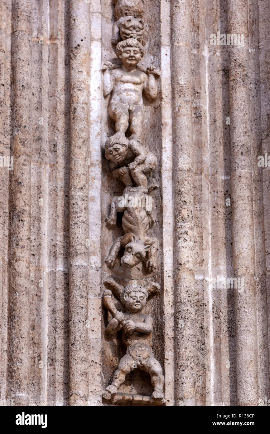 Skulpturen Details aus der Hintertür des La Lonja, die llotja de la Seda oder die La Lonja Seide Austausch Valencia, Spanien Stockfoto