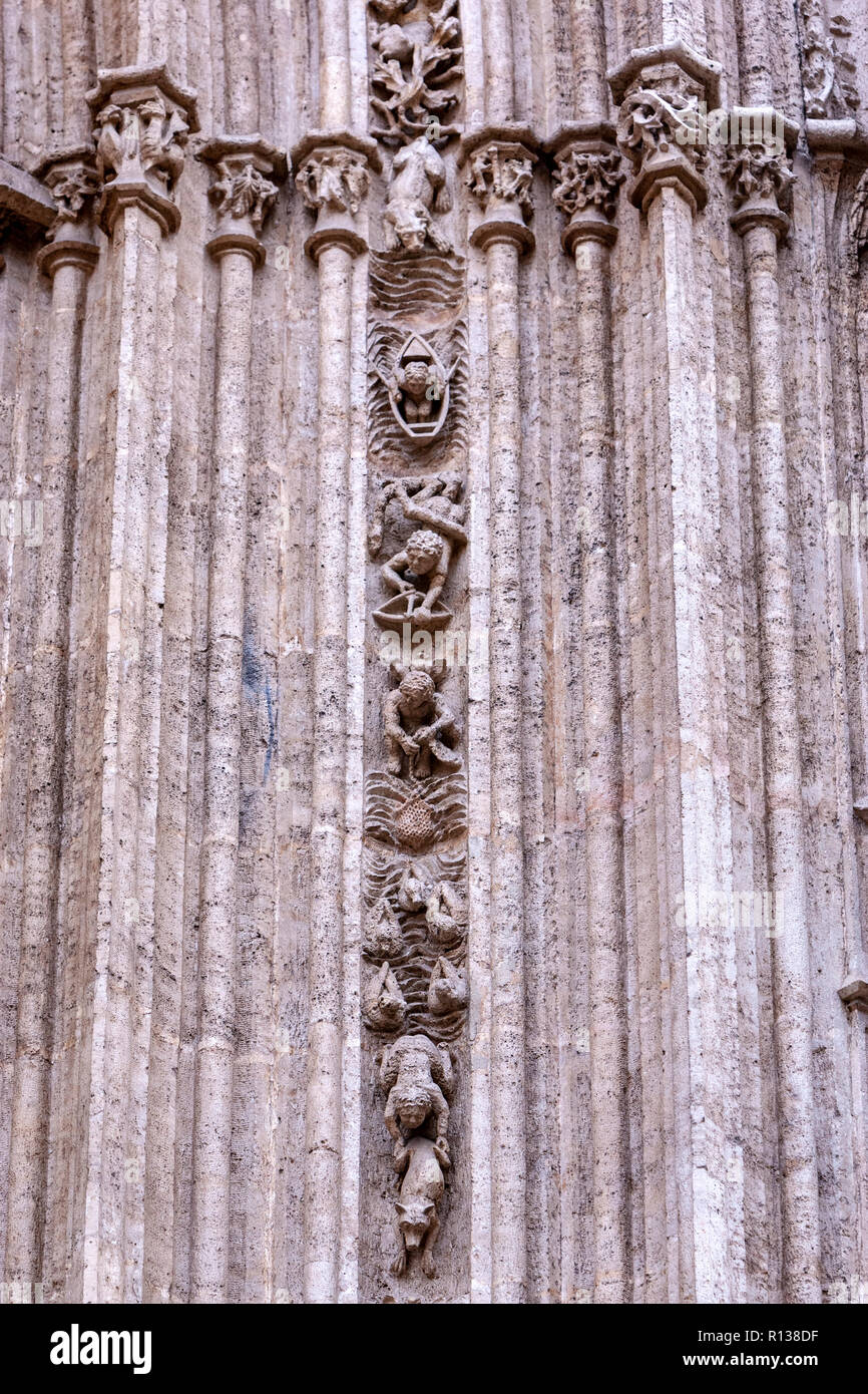 Skulpturen Details aus der Hintertür des La Lonja, die llotja de la Seda oder die La Lonja Seide Austausch Valencia, Spanien Stockfoto