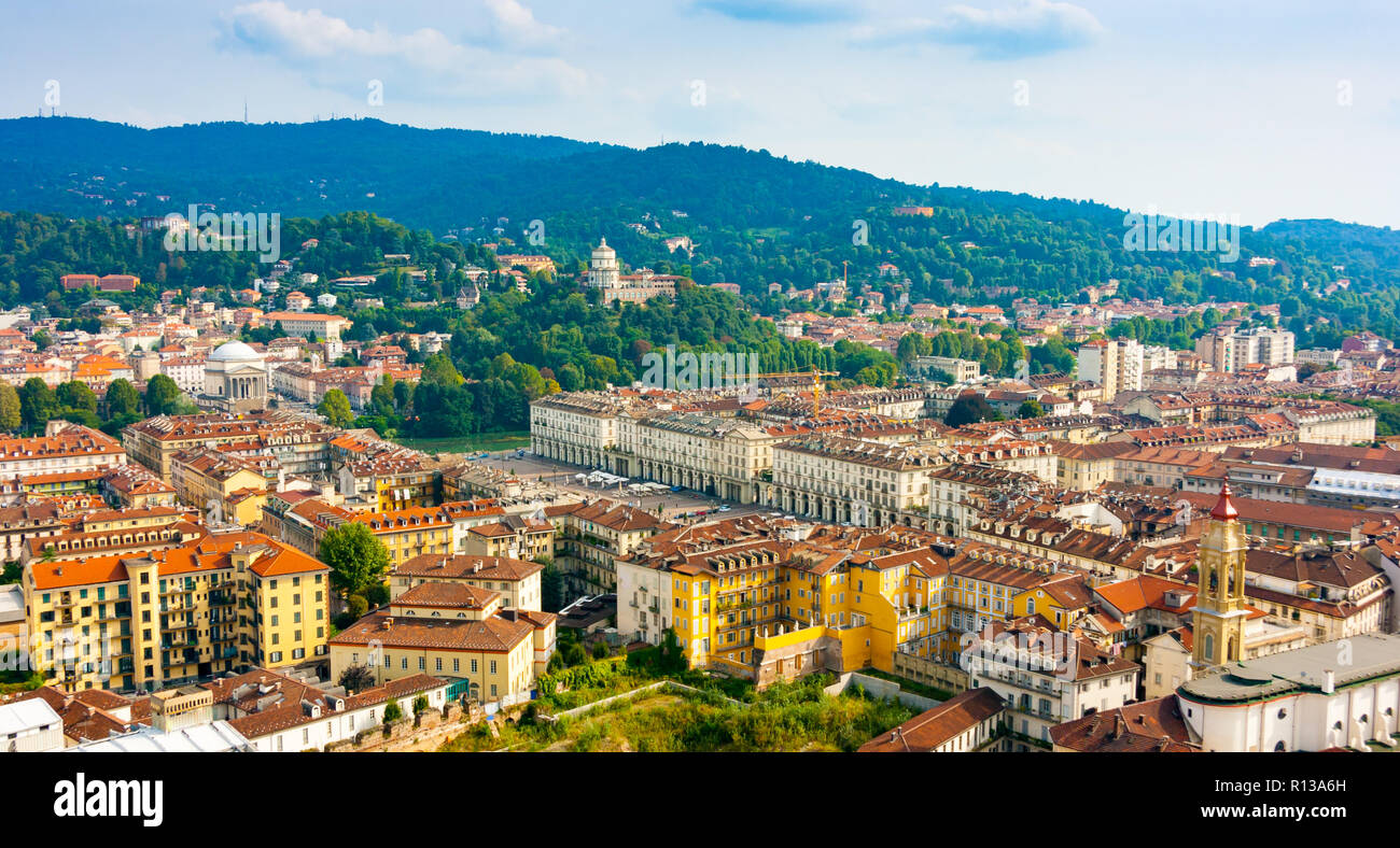 Luftaufnahme von Piazza Vittorio Veneto Umgebung, Po, großen Mutter Gottes Dom und Santa Maria del Monte dei Cappuccini Kirche, Turin, Pi Stockfoto