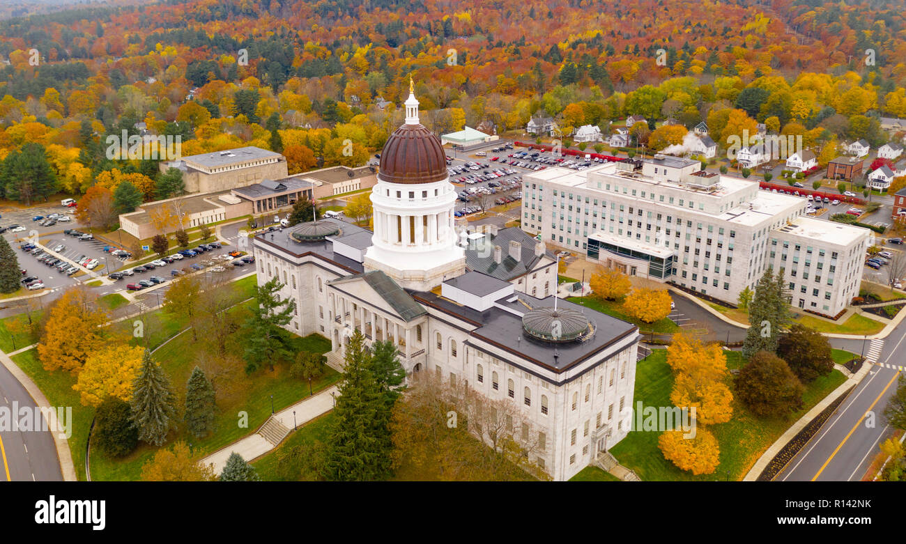 Antenne Perspektive capitol Statehouse in Augusta, Maine Herbst Stockfoto