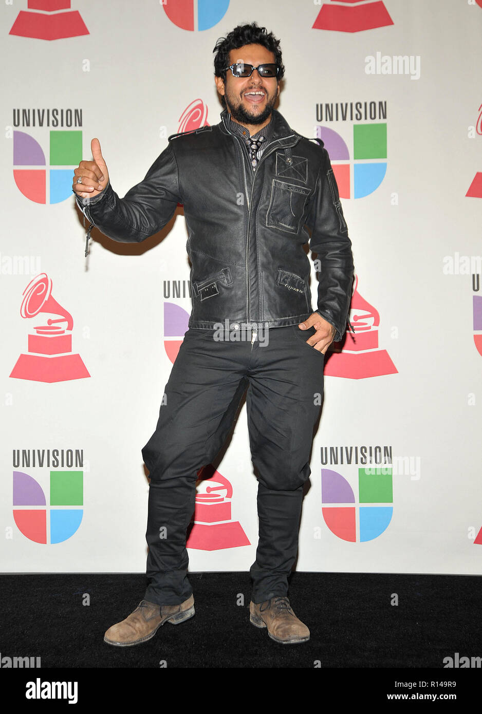 Draco Rosa - 10 Latin Grammy Awards im Mandalay Bay Hotel in Las Vegas. Draco Rosa 22 Red Carpet Event, Vertikal, USA, Filmindustrie, Prominente, Fotografie, Bestof, Kunst, Kultur und Unterhaltung, Topix Prominente Fashion/Vertikal, Besten, Event in Hollywood Leben - Kalifornien, Roter Teppich und backstage, USA, Film, Stars, Film Stars, TV Stars, Musik, Promis, Fotografie, Bestof, Kunst, Kultur und Unterhaltung, Topix, vertikal, eine Person aus dem Jahr 2009, Anfrage tsuni@Gamma-USA.com Mode - Volle Länge Stockfoto