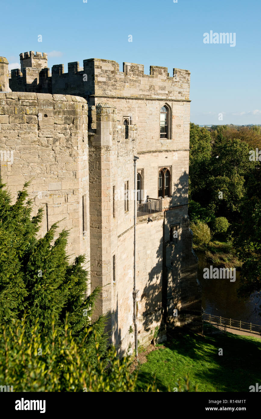 Main burg Halle, Unterhaltung und ein Restaurant. Warwick Castle, England Stockfoto