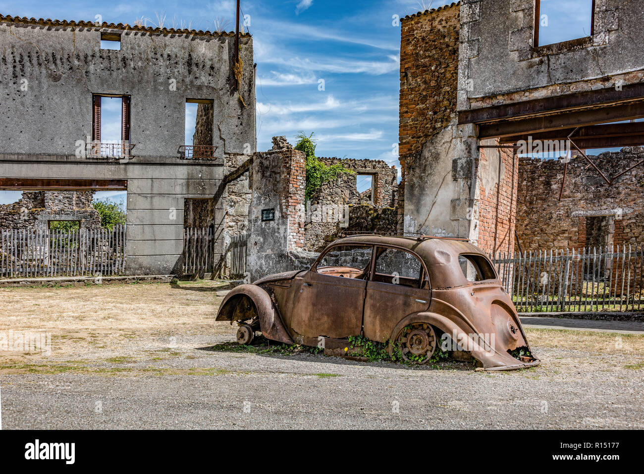 Retro Autos aus Oradour-Sur-Glane, Frankreich verrostet Stockfoto
