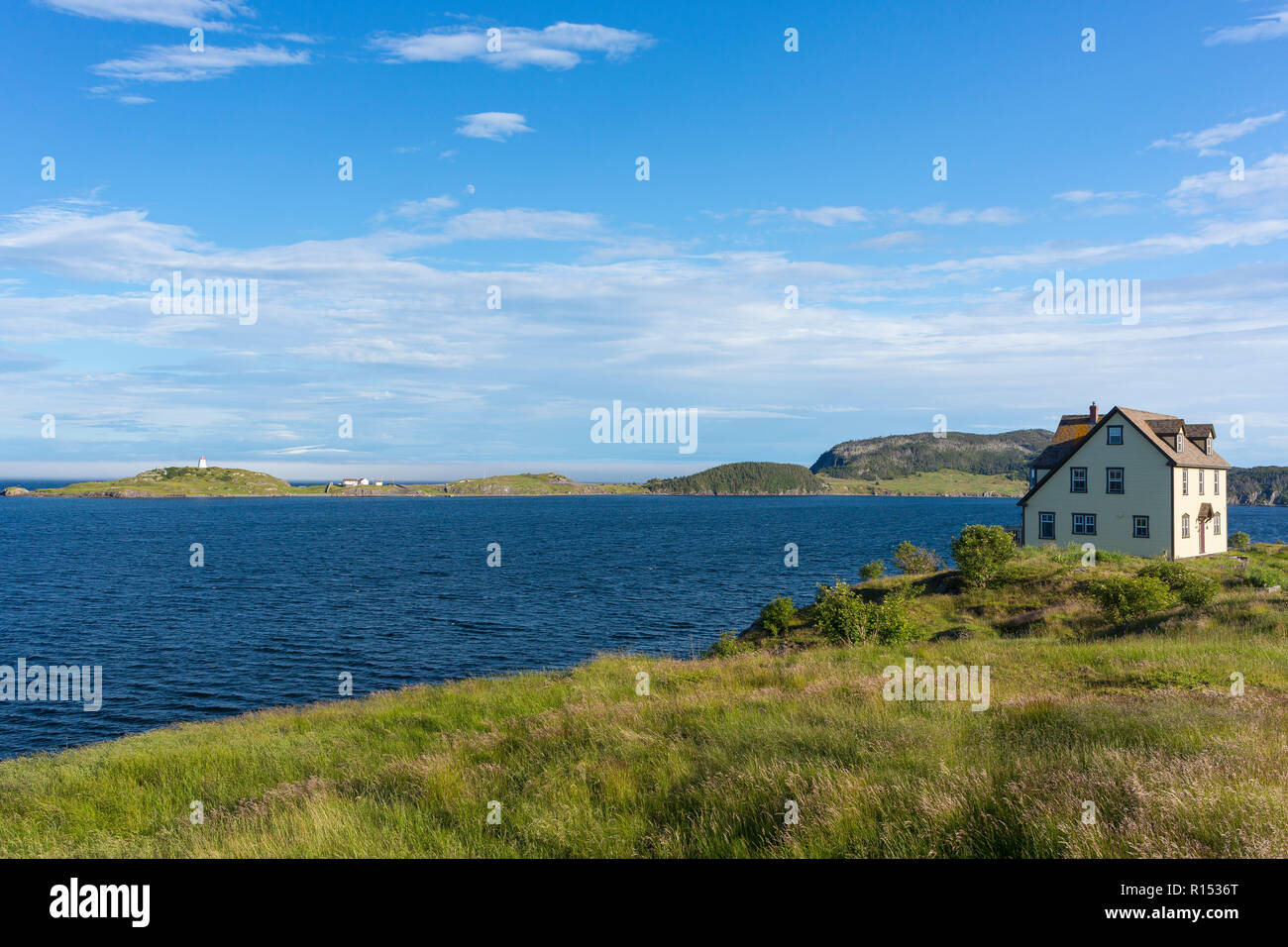 Dreifaltigkeit, Neufundland, Kanada - ein eigenes Haus mit Blick auf die Trinity Bay. Stockfoto