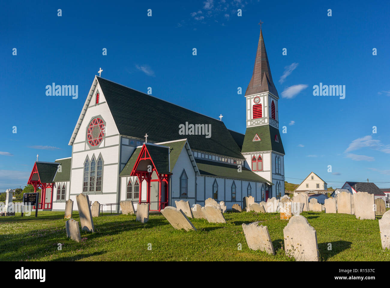 Dreifaltigkeit, Neufundland, Kanada - St. Paul's Kirche und Friedhof in der Küstenstadt Dreifaltigkeit. Stockfoto