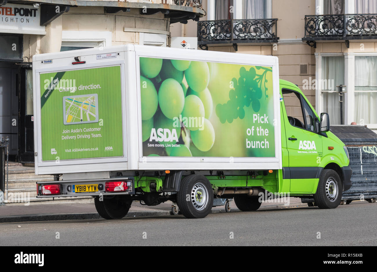 Asda Supermarkt Lebensmittel Lieferwagen in Brighton, East Sussex, England, UK. Stockfoto