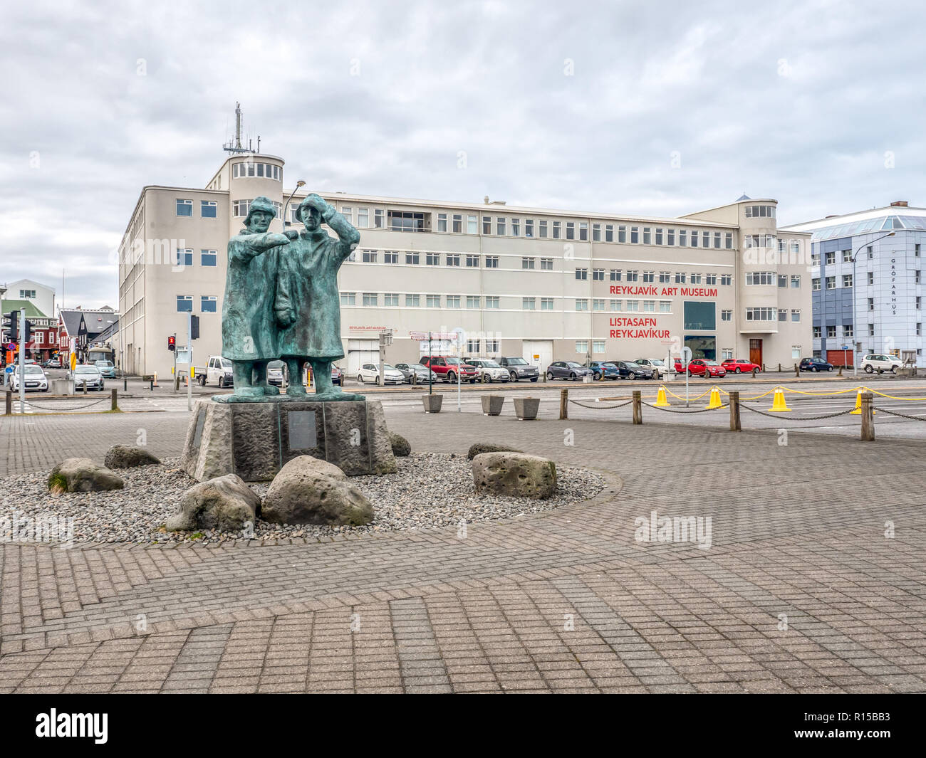 Statuen auf einer Straße im alten Hafen, die Innenstadt von Reykjavik, Island Stockfoto