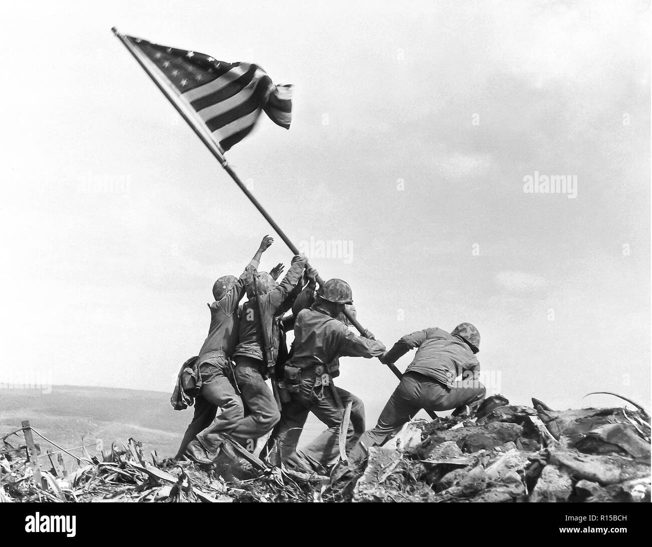 Amerikanischen Marines Hissen der Flagge auf dem Berg von Iwo Jima Stockfoto